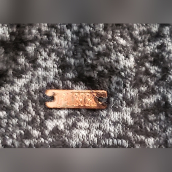 SOLD- Womens PINK Sweatshirts - Picture 4 of 9